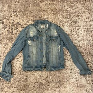 Love Tree Denim Jacket size Large

Smoke free, pet friendly home